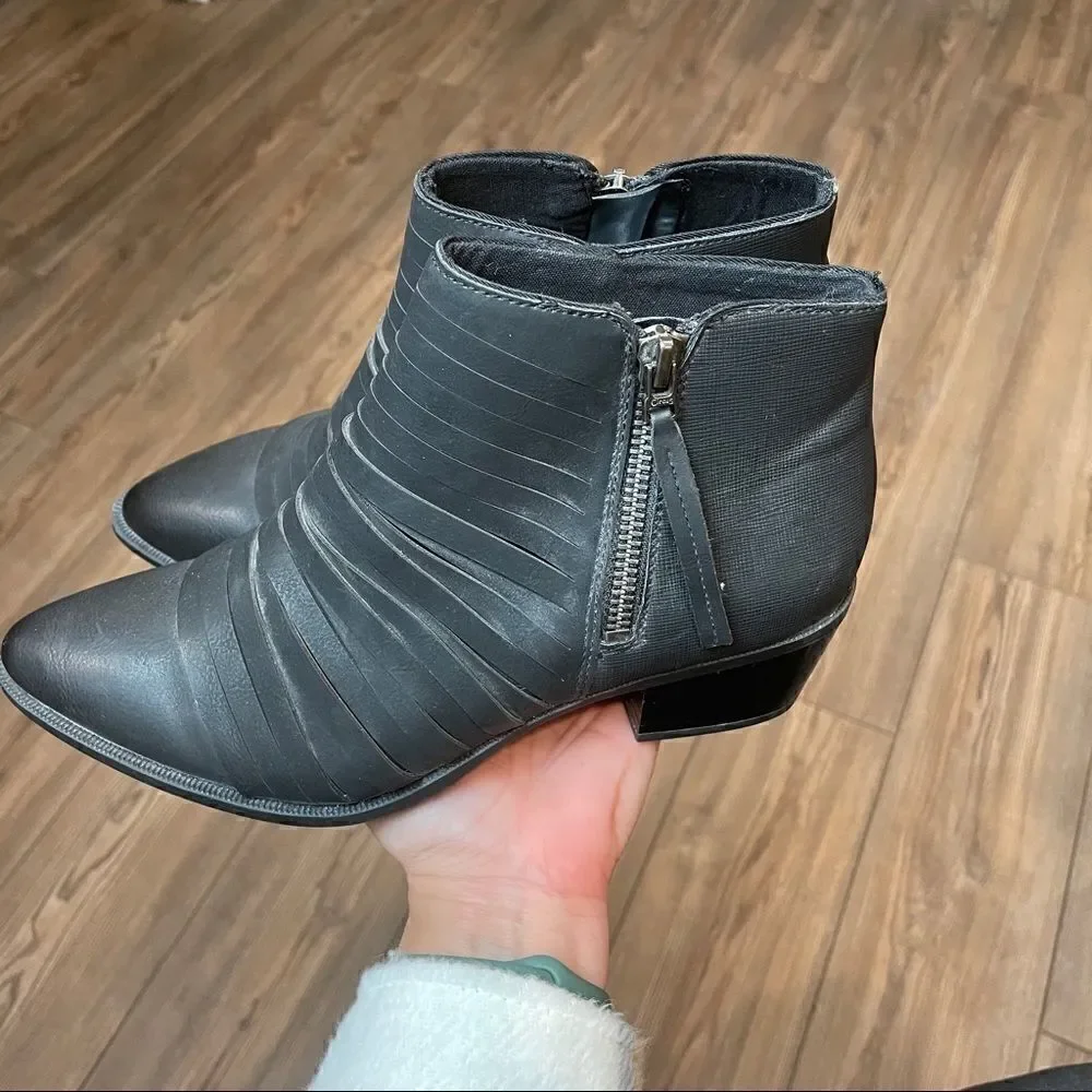 Circus Sam Edelman Shoe booties black 6